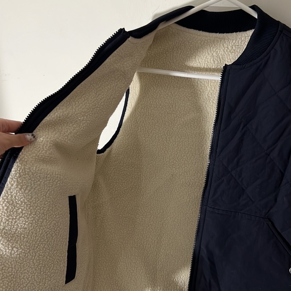 North Face Vest (adult medium but runs small, a smedium)! Perfect for layering! - Picture 3 of 5